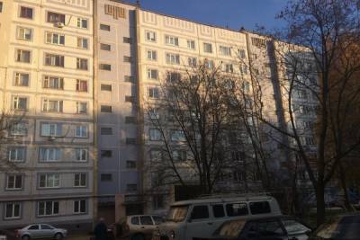 В многоэтажке на улице Зубковой в Рязани выявили дефект в плите перекрытия