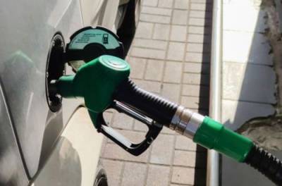 «недолго музыка играла»: цены на бензин опять поползли вверх