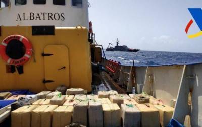 В Испании на судне с украинским экипажем обнаружили тонны наркотиков