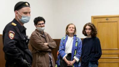 Кремль об обысках в DOXA: "Там студенческих вопросов мало"