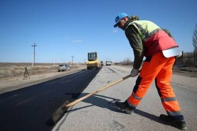 В Волгоградской области ремонтируют дороги после зимы