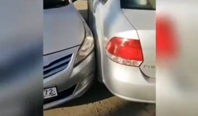 В Тюмени утром на парковке произошло странное ДТП
