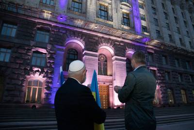В Киеве здание мэрии светилось цветами флага Израиля