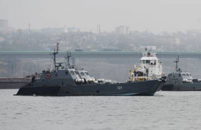 Корабли Каспийской флотилии вышли в море для проверки боеготовности