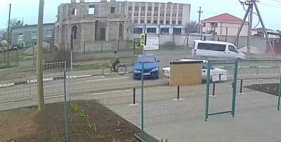 В Крыму 12-летний мальчик за рулем отцовской машины сбил велосипедиста