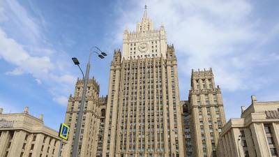 В МИД РФ предупредили о решительном ответе на новые санкции США