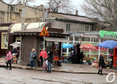 Бурлящий квартал у одесского Привоза: пока никаких ремонтных изменений (фото)