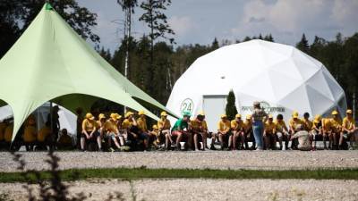Сертификаты на льготные путевки в летние лагеря начнут выдавать в Петербурге с 19 апреля
