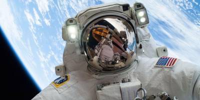Стало известно, какую зарплату получают астронавты NASA и российские косманавты