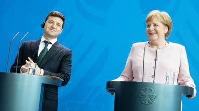 Берлин подтвердил переговоры Меркель, Макрона и Зеленского