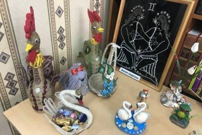 В Астрахани открылась персональная выставка пенсионерки