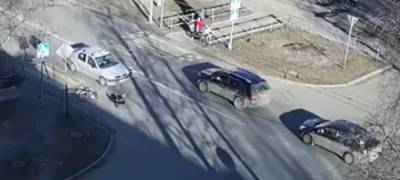 Школьница попала под колеса иномарки в Петрозаводске (ВИДЕО)