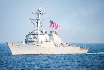США объяснили разворот эсминцев от Черного моря