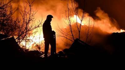 Два человека погибли на пожаре под Оренбургом