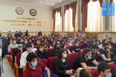 Минтруда Дагестана провёл ярмарку вакансий в ВУЗах