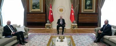 Главы МИД Турции и Греции устроили публичную перепалку