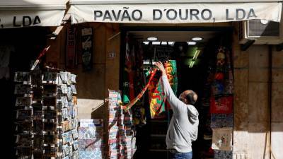 В Португалии начнётся третий этап смягчения ограничений по коронавирусу