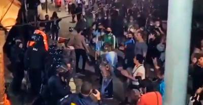 Кастрюльный бунт: аргентинцы устроили митинги из-за перевода школ на удалёнку — видео