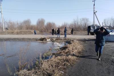 Водолазы выехали на поиски упавшего в реку 6-летнего мальчика под Новосибирском