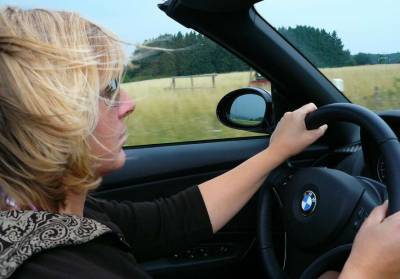 Ученые установили, кто лучше водит машину – женщины или мужчины - lenta.ua