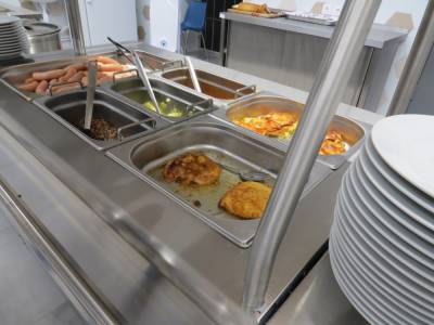 Роспотребнадзор проверил огранизацию питания в школах Петербурга