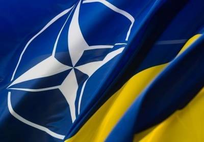 Владимир Зеленский заявил, что Украина не может бесконечно "оставаться в прихожей" ЕС и НАТО