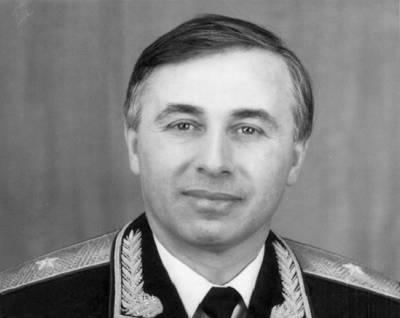 Как лётчик Суламбек Осканов стал первым Героем России