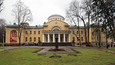 "Ростех" продаёт Шуваловский дворец в Парголово