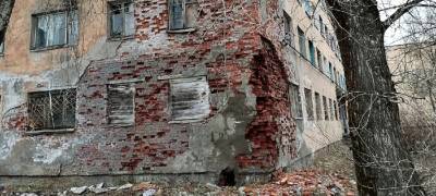 На севере Карелии люди живут в разваливающихся домах (ФОТО)