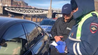 Дорожная полиция Петербурга начала охоту на тонированные авто