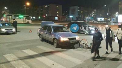 В Башкирии под колёса авто попала 16-летняя велосипедистка
