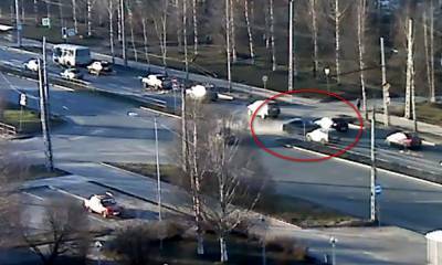 Жесткое ДТП в Петрозаводске: столкнулись три автомобиля