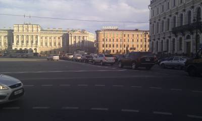 Петербург с утра стоит в пробках из-за аварий