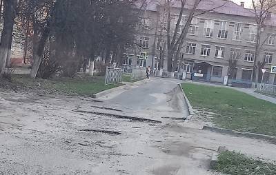 Брянцы жалуются на убитую дорогу на улице Молодой Гвардии - 7info.ru - Брянск - район Бежицкий