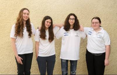 Израильские школьницы завоевали золото и серебро на Олимпиаде по математике в Риме