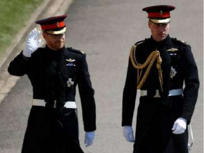 Королева Елизавета ради принца Гарри решила отступить от традиций на похоронах принца Филиппа