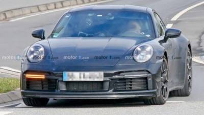 На испытания выехала новая версия купе Porsche 911