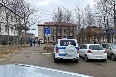 ГИБДД оправдала парковку своих сотрудников на месте для инвалидов в Поронайске