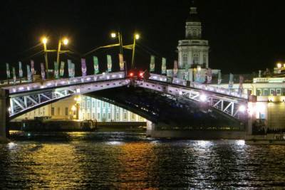 Стал известен график развода мостов в Петербурге