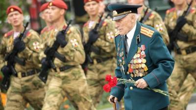 В России вступает в силу закон, ужесточающий наказание за оскорбление ветеранов