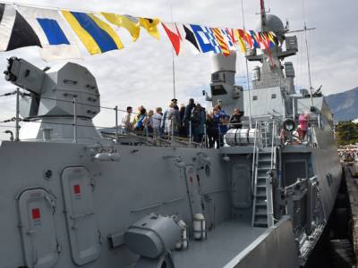 В Ялту зашел боевой корабль, который может применяться для обороны районов базирования