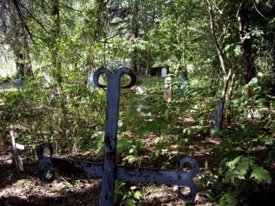 Новоспасская прокуратура потребовала поставить на государственный учёт 20 кладбищ