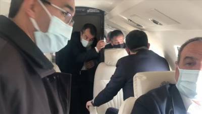 Самолет турецкого министра совершил экстренную посадку из-за отказа двигателя