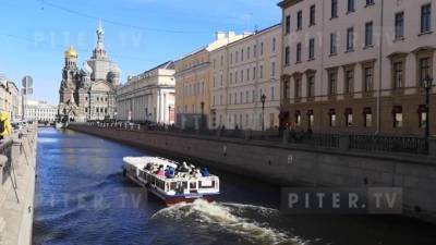 В акваториях Петербурга появились прогулочные катера - piter.tv - Санкт-Петербург