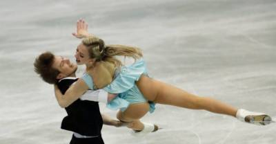Расстёгнутое платье не помешало: Синицина и Кацалапов выиграли произвольный танец на командном ЧМ