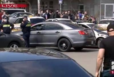 В Грузии в здание банка ворвался вооруженный грабитель и взял заложников