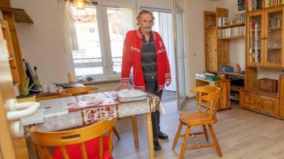 Менее €5 на жизнь: немецкий пенсионер не может себе позволить даже обычные помидоры