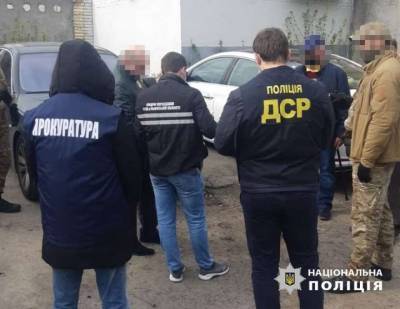 Чиновник Киевской ОГА захотел «легких денег» и попался на взятке $ 10 000