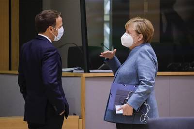 Кремль понадеялся на влияние Меркель и Макрона на Зеленского