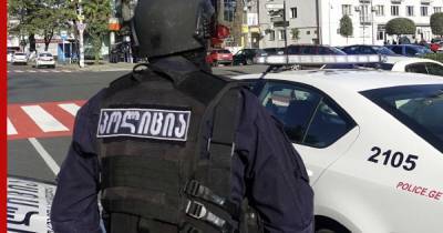 В Тбилиси полиция штурмом взяла банк, где неизвестный захватил заложников